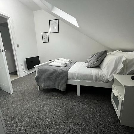 2 Bedroom Flat Лондон Екстер'єр фото
