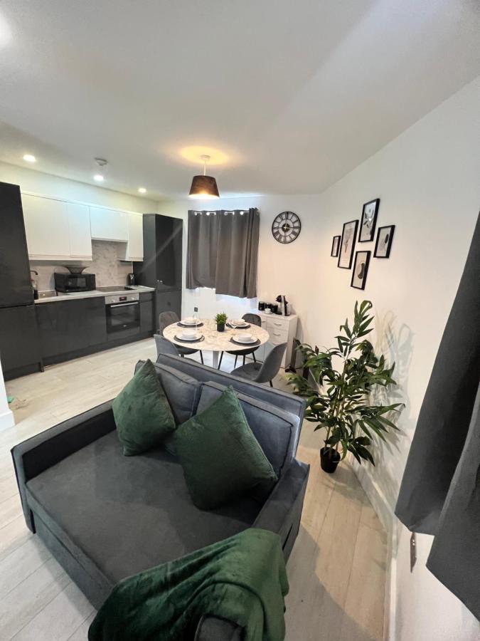 2 Bedroom Flat Лондон Екстер'єр фото