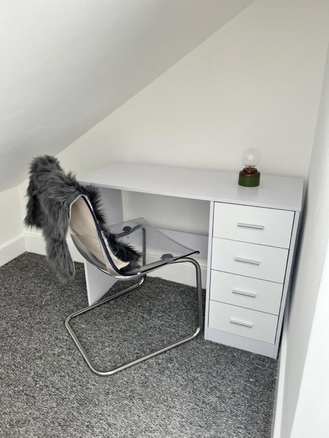 2 Bedroom Flat Лондон Екстер'єр фото
